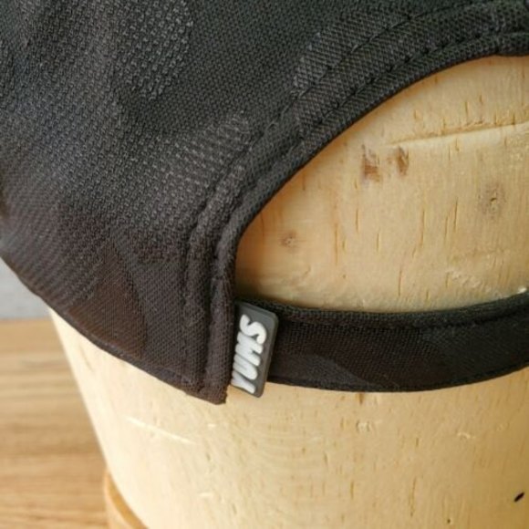 YUMS METAL FACE ADULT UNISEX BLACK STRAPBACK HAT Polyester Official Producr EUC! - Picture 6 of 11